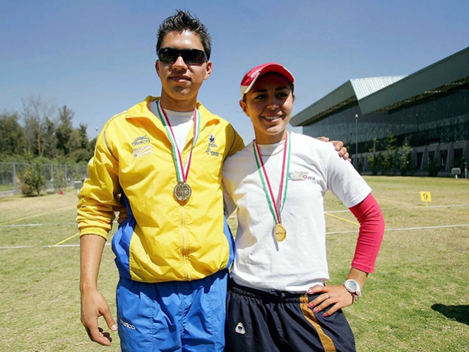 Arqueros Román y Serrano pelearán bronce en Copa del Mundo