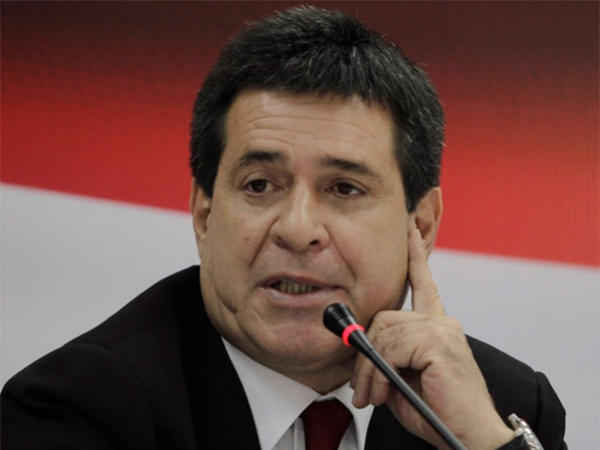 Presidente electo de Paraguay recibe tratamiento por hernia discal