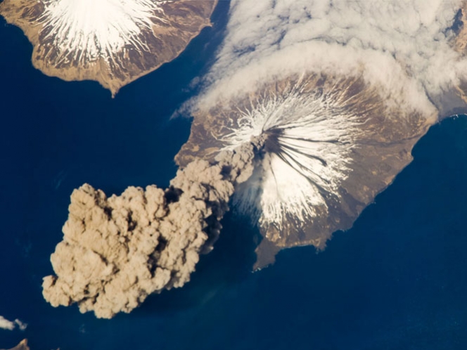 Seguimiento de volcanes de Alaska: Cleveland, Pavlof Cleveb