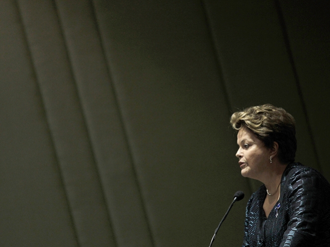Presidenta brasileña busca respuesta a protestas y violencia Presidenta brasileña busca respuesta a protestas y violencia