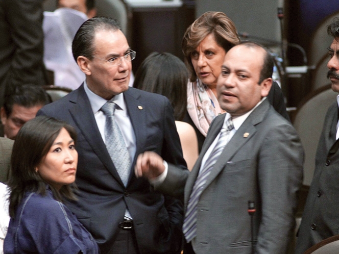 Se divide el Congreso por control a deudas estatales