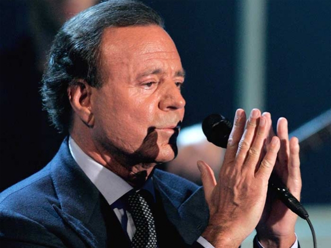 China reconoce a Julio Iglesias 