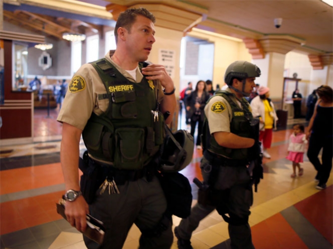 Arrestan a hombre por falsa alarma de bomba en Los Ángeles