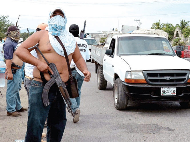 Narco se infiltra en autodefensas; enfrenta a Los Templarios: Stratfor Narco se infiltra en autodefensas; enfrenta a Los Templarios: Stratfor