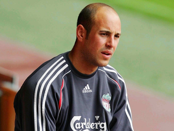 Es difícil decirle que no al Barça, asegura Pepe Reina