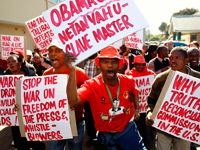 Cientos de personas protestan contra la visita de Obama a Sudáfrica