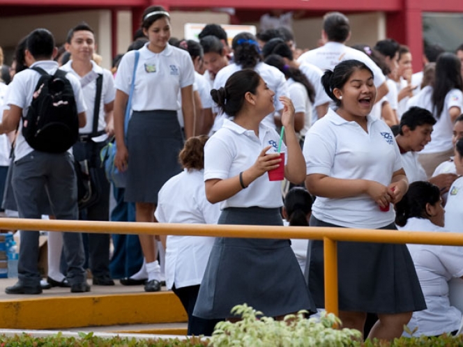 Estudiante de secundaria balea a su compañera en Tabasco