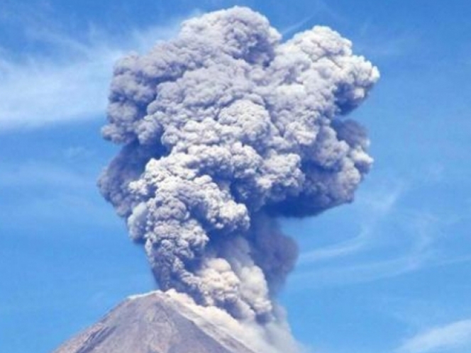 Emiten alerta preventiva ante actividad en el Volcán de Colima