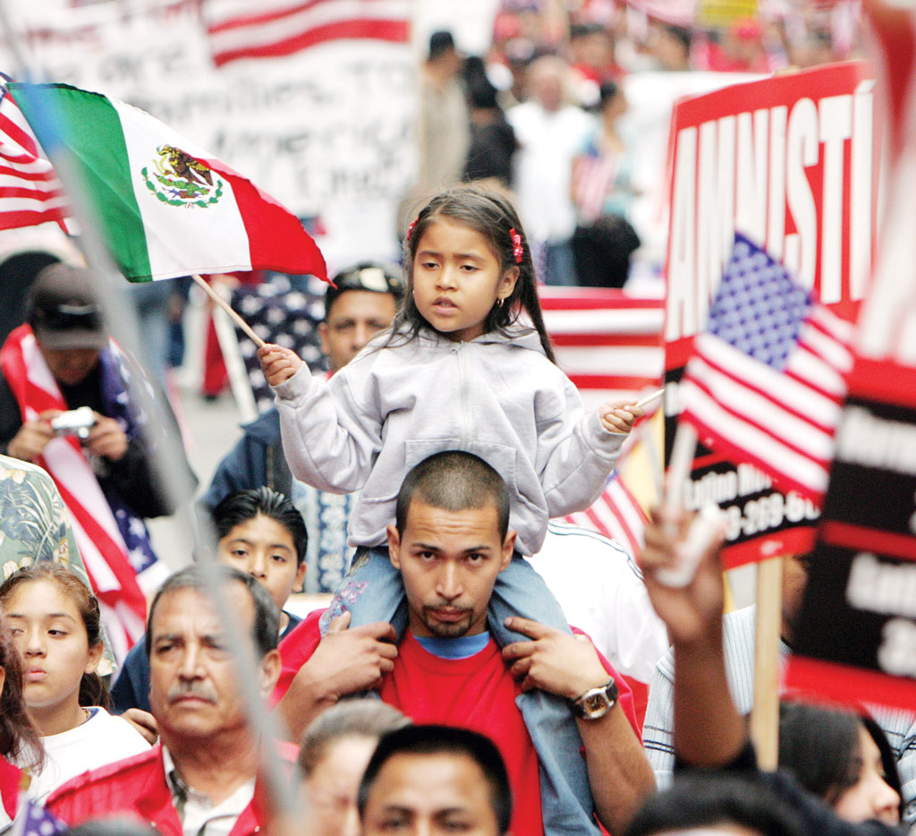 La propuesta de reforma migratoria republicana sólo le daría la ciudadanía a los menores que fueron llevados a EU de forma ilegal y ofrece regular el estatus de los inmigrantes, pero sin naturalización. Foto: AP La propuesta de reforma migratoria republicana sólo le daría la ciudadanía a los menores que fueron llevados a EU de forma ilegal y ofrece regular el estatus de los inmigrantes, pero sin naturalización. Foto: AP