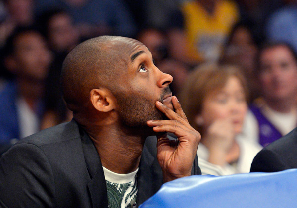 El estrella de los Lakers manifestó en twitter su apoyo a Collins. (AP)