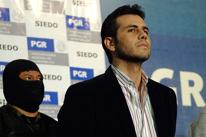 Jesús Vicente Zambada-Niebla, hijo del Ismael "El Mayo" Zambada, la mano derecha del "Chapo", fue detenido en la Ciudad de México. Jesús Vicente Zambada-Niebla, hijo del Ismael "El Mayo" Zambada, la mano derecha del "Chapo", fue detenido en la Ciudad de México.
