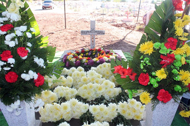 Agente del Ministerio Público que depende del gobierno estatal, madrugó al gobierno municipal al sepultar en una fosa común, sin ofrendas o actos solemnes, los restos del trabajador del campo.