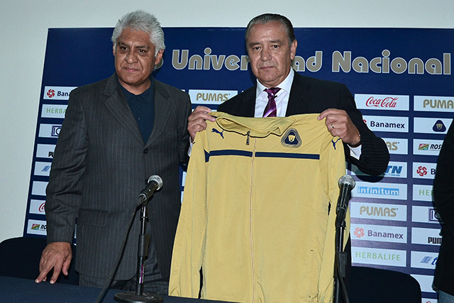 Mario Trejo presentó al nuevo técnico de Pumas (Mexsport) Mario Trejo presentó al nuevo técnico de Pumas (Mexsport)