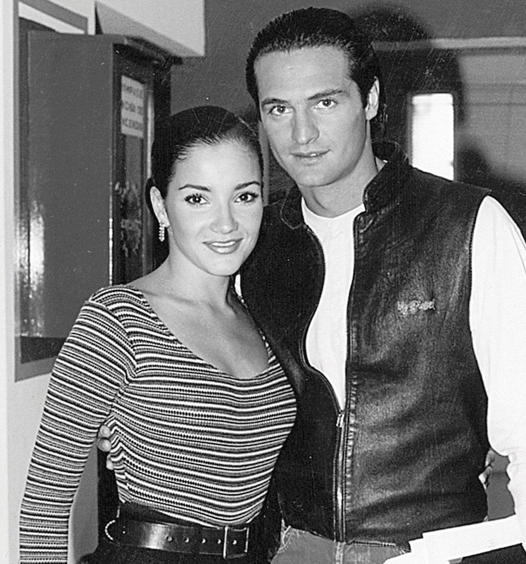 Karla, con el actor Juan Soler. Foto: Archivo Excélsior Karla, con el actor Juan Soler. Foto: Archivo Excélsior