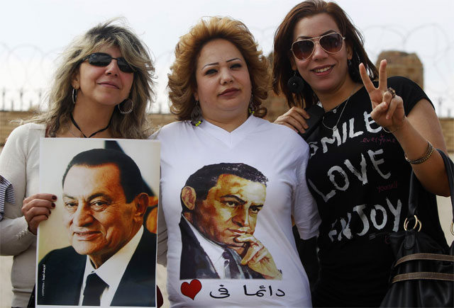 Mubarak fue condenado en junio de 2012 a cadena perpetua por su responsabilidad en la muerte de manifestantes durante la revuelta de 2011, pero un tribunal anuló esos veredictos en enero, ordenando un nuevo proceso.