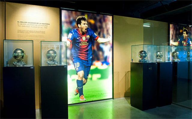 La galería, llamada ‘Espai Leo Messi’, cuenta con unos 70 metros cuadrados en la planta uno del recorrido 'Camp Nou Experience'.