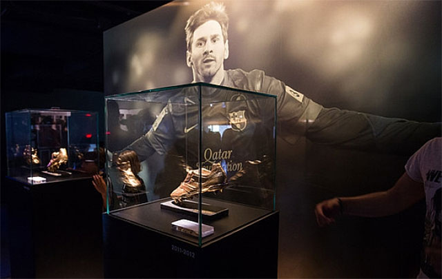 Tiene su propia exposición. El FC Barcelona inauguró este sábado un espacio exclusivo dedicado al delantero argentino Lionel Messi en el museo del club.