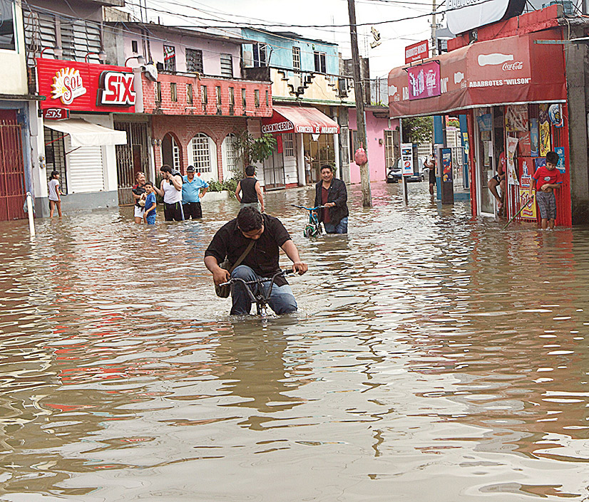 Habitantes de la colonia Gaviotas, Villahermosa, fueron de los más afecta-dos por las lluvias del frente frío 20, según un reporte de la Conagua. Foto: Archivo