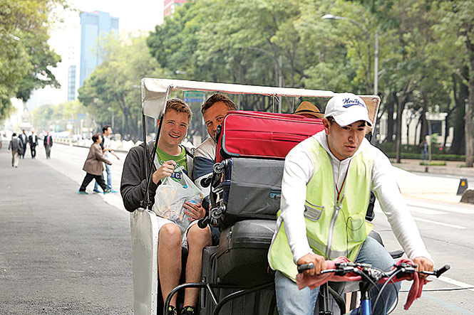 Bicitaxistas hicieron su agosto al dar servicio. Bicitaxistas hicieron su agosto al dar servicio.