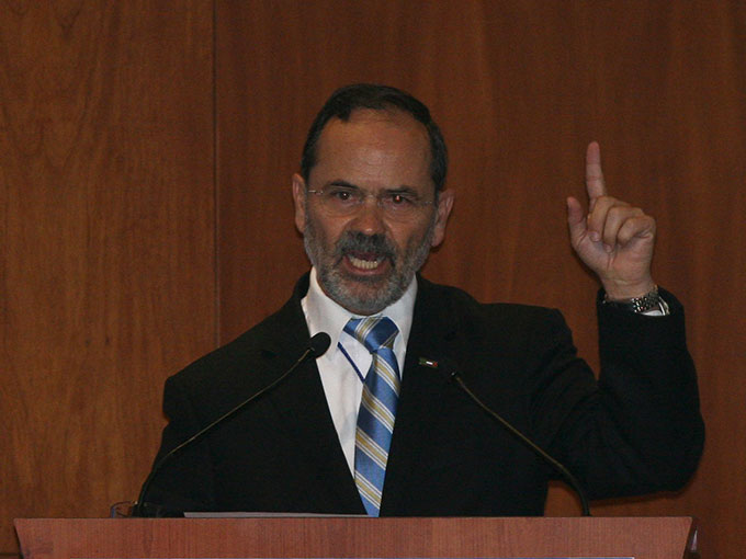 Madero refrenda deseo por que PAN trabaje con PRD en reforma Madero refrenda deseo por que PAN trabaje con PRD en reforma