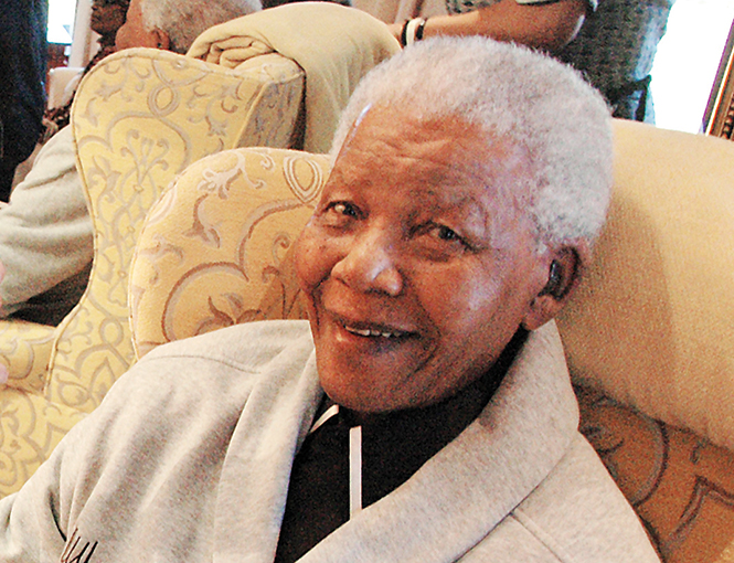 La familia de Mandela presuntamente habló de desconectarlo de un respirador artificial con el que supuestamente sobrevive. Foto: AFP