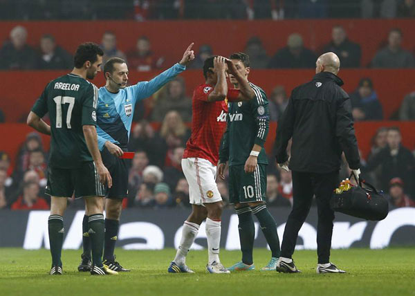La expulsión de Nani le dio un giro definitivo a la eliminatoria. (EFE)