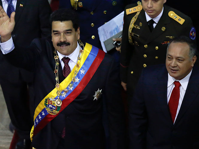 Maduro ratificó en sus cargos al presidente de la estatal Petróleos de Venezuela (PDVSA) y ministro de Petróleo y Minería, Rafael Ramírez.