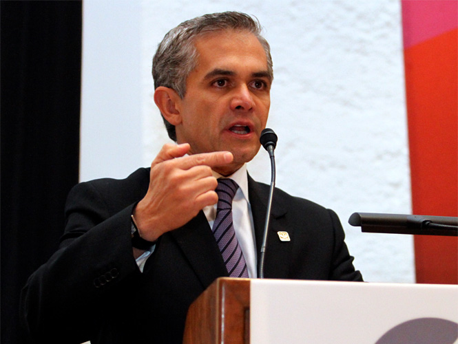 Miguel Ángel Mancera, jefe de Gobierno del DF asistió a la Sexta Semana Nacional de Educación Financiera. Miguel Ángel Mancera, jefe de Gobierno del DF asistió a la Sexta Semana Nacional de Educación Financiera.