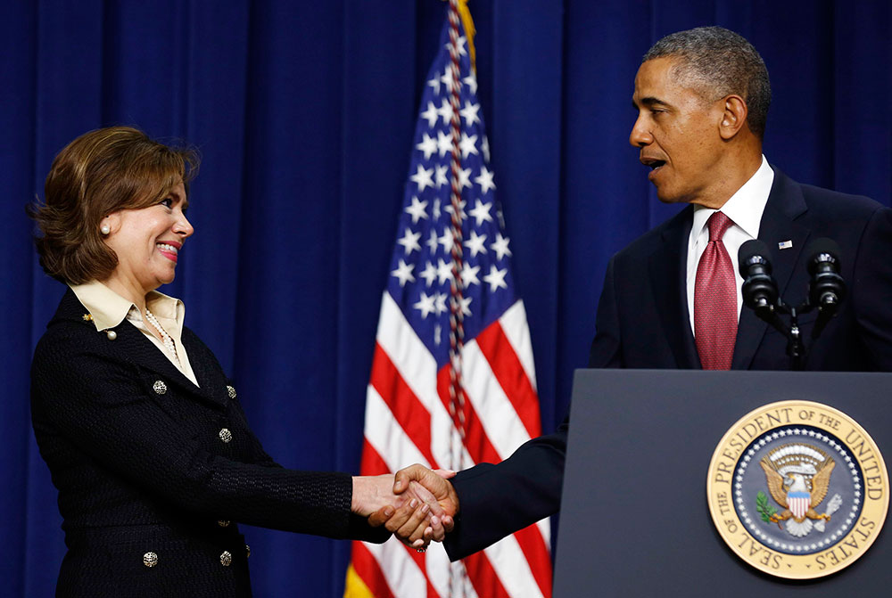 Obama anunció el nombramiento de Contreras-Sweet, de 58 años, a su regreso de un viaje de carácter económico a Carolina del Norte, según adelantó la Casa Blanca.