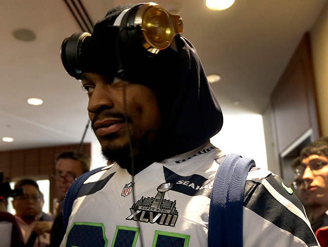 Ak corredor de Seattle no le hace mucha gracia hablar con la prensa. (AP)