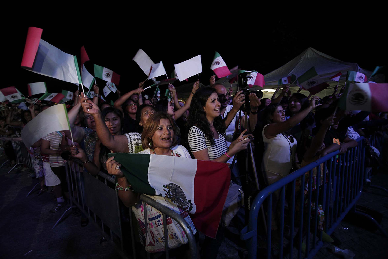 Cientos de mexicanos celebraron en Madrid (Notimex) Cientos de mexicanos celebraron en Madrid (Notimex)