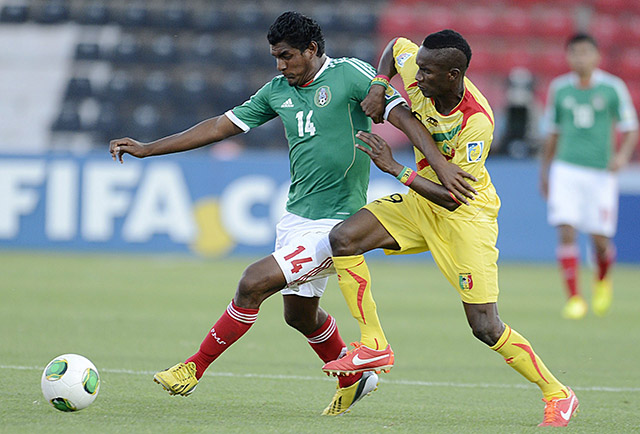 Mali apretó a los mexicanos y creó varias jugadas de peligro (EFE) Mali apretó a los mexicanos y creó varias jugadas de peligro (EFE)