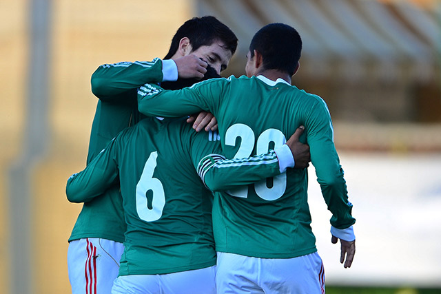 Así celebró el equipo mexicano la anotación que los mantiene al frente (Mexsport) Así celebró el equipo mexicano la anotación que los mantiene al frente (Mexsport)
