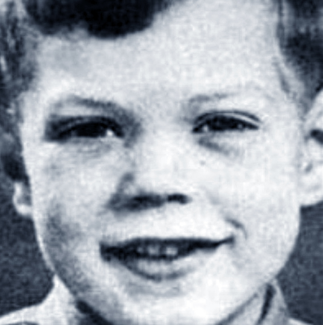 Antes de ser una piedra rodante. También Mick Jagger, el vocalista de 69 años de la longeva banda británica The Rolling Stones, también alguna vez fue niño. Antes de ser una piedra rodante. También Mick Jagger, el vocalista de 69 años de la longeva banda británica The Rolling Stones, también alguna vez fue niño.