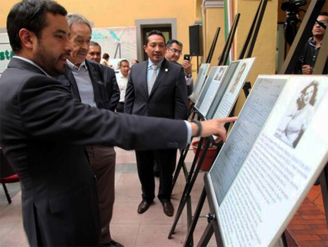 En el patio central del edificio delegacional se exponen 34 actas de nacimiento, defunción y matrimonio de personajes iluastres En el patio central del edificio delegacional se exponen 34 actas de nacimiento, defunción y matrimonio de personajes iluastres
