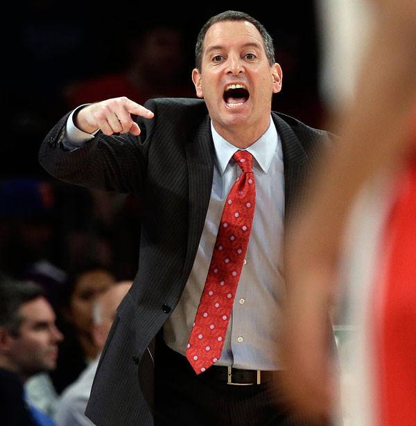 Rice Jr. dijo ayer a la prensa desde el jardín de su casa que estaba "arrepentido" (AP) Rice Jr. dijo ayer a la prensa desde el jardín de su casa que estaba "arrepentido" (AP)