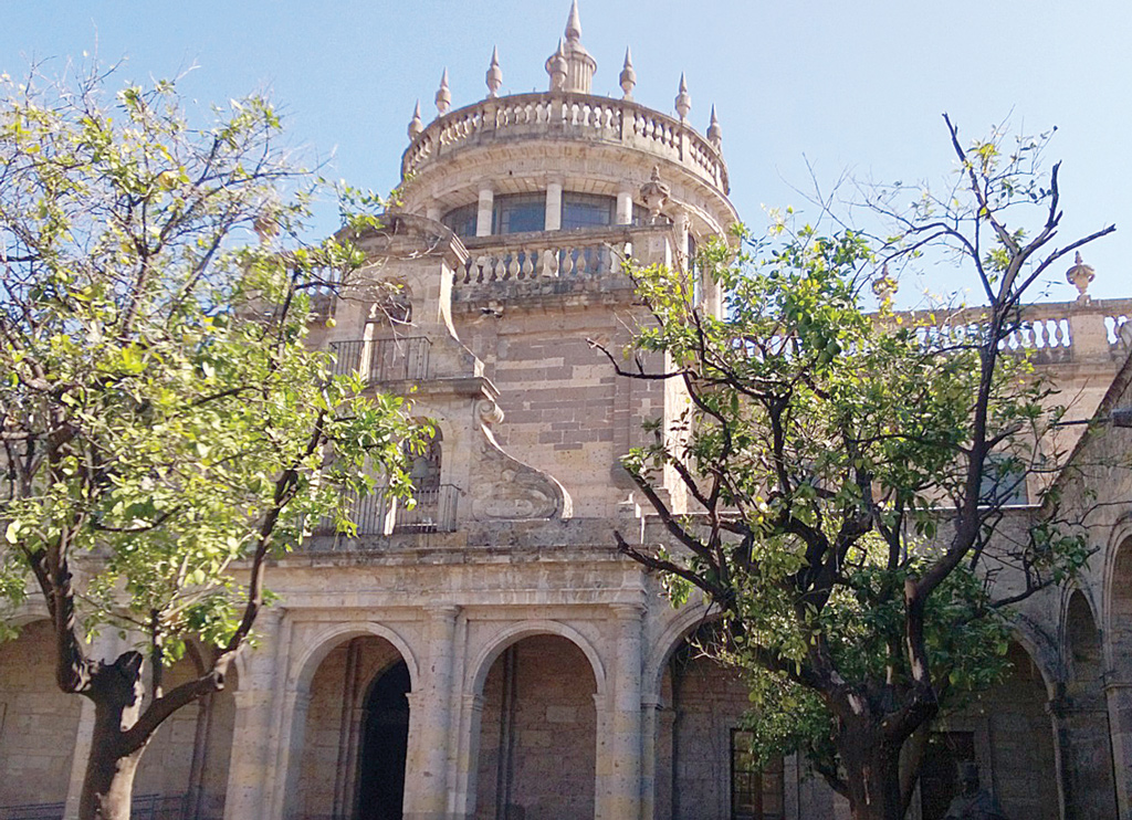 Recientemente se ha visto un incremento en el número de visitantes debido, sobre todo, a la calidad de las exposiciones, explica Olga Ramírez Campuzano, titular del Instituto Cultural Cabañas. En noviembre pasado, más de 20 mil personas visitaron el recinto de la capital tapatía. Fotos: Cortesía Instituto Cultural Cabañas Recientemente se ha visto un incremento en el número de visitantes debido, sobre todo, a la calidad de las exposiciones, explica Olga Ramírez Campuzano, titular del Instituto Cultural Cabañas. En noviembre pasado, más de 20 mil personas visitaron el recinto de la capital tapatía. Fotos: Cortesía Instituto Cultural Cabañas