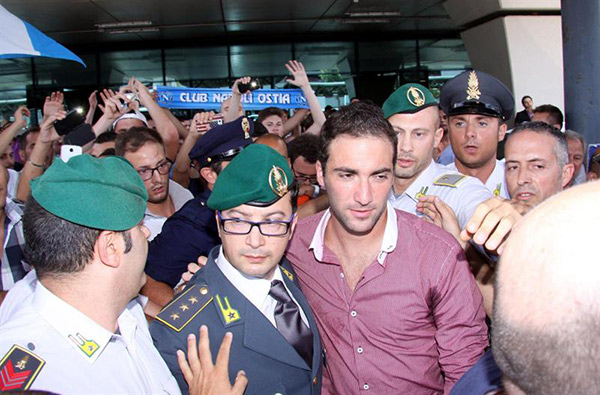 Higuaín probará suerte en la Serie A de Italia. (EFE)