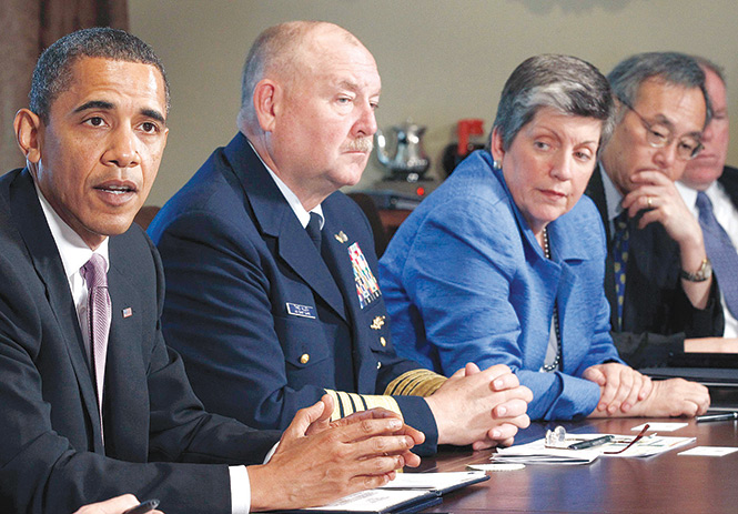 2012. El mandatario Barack Obama analiza con su gabinete, entre ellos Napolitano, los dalos que dejó la tormenta Sandy. Foto: Reuters 2012. El mandatario Barack Obama analiza con su gabinete, entre ellos Napolitano, los dalos que dejó la tormenta Sandy. Foto: Reuters