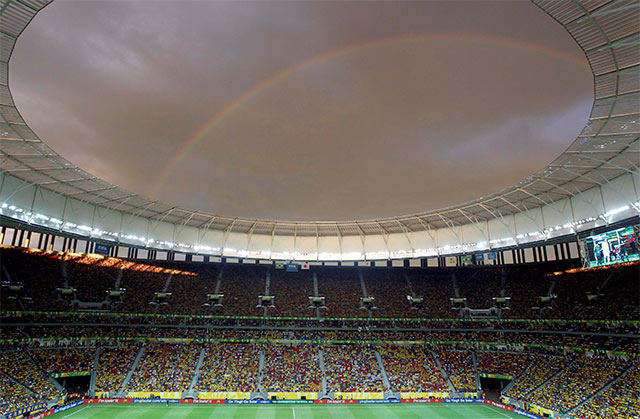 El espectáculo de la naturaleza se hizo presente en el estadio Nacional (Reuters)