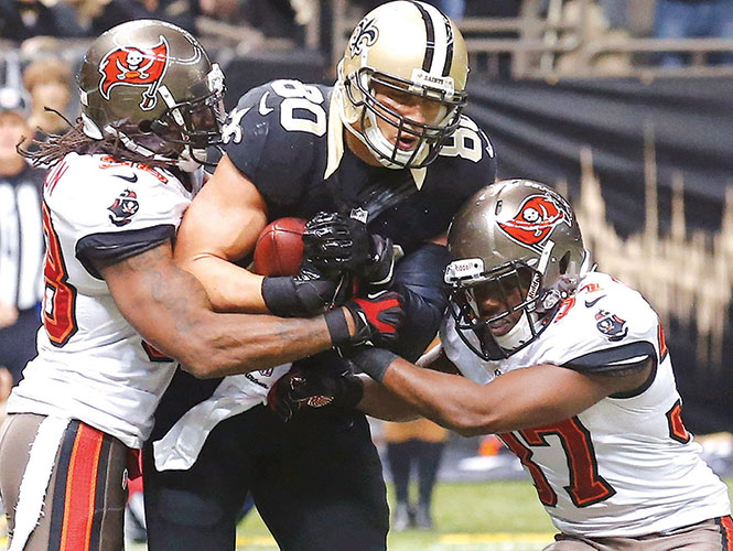Jim Graham tuvo un TD en la paliza de Santos a Tampa Bay.