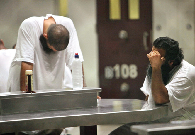 Los presos del módulo 6 de Guantánamo protestan desde el 6 de febrero pasado por las “duras condiciones disciplinarias”, aseguran sus abogados. Foto: AP Los presos del módulo 6 de Guantánamo protestan desde el 6 de febrero pasado por las “duras condiciones disciplinarias”, aseguran sus abogados. Foto: AP