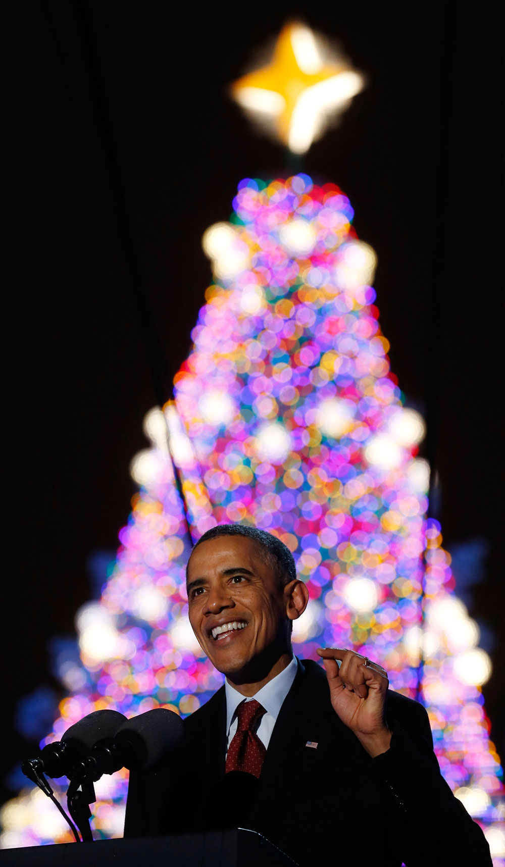 El presidente Barack Obama acompañado de sus dos hijas, Sasha y Malia, y la primera dama, Michelle, realizaron el tradicional encendido del Árbol de Navidad Nacional en Ellipse. / Foto: Reuters El presidente Barack Obama acompañado de sus dos hijas, Sasha y Malia, y la primera dama, Michelle, realizaron el tradicional encendido del Árbol de Navidad Nacional en Ellipse. / Foto: Reuters
