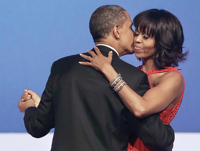 Obama y su esposa Michelle hicieron un reconocimiento a quienes sirven en las fuerzas armadas lejos de sus familias. Foto: AP Obama y su esposa Michelle hicieron un reconocimiento a quienes sirven en las fuerzas armadas lejos de sus familias. Foto: AP