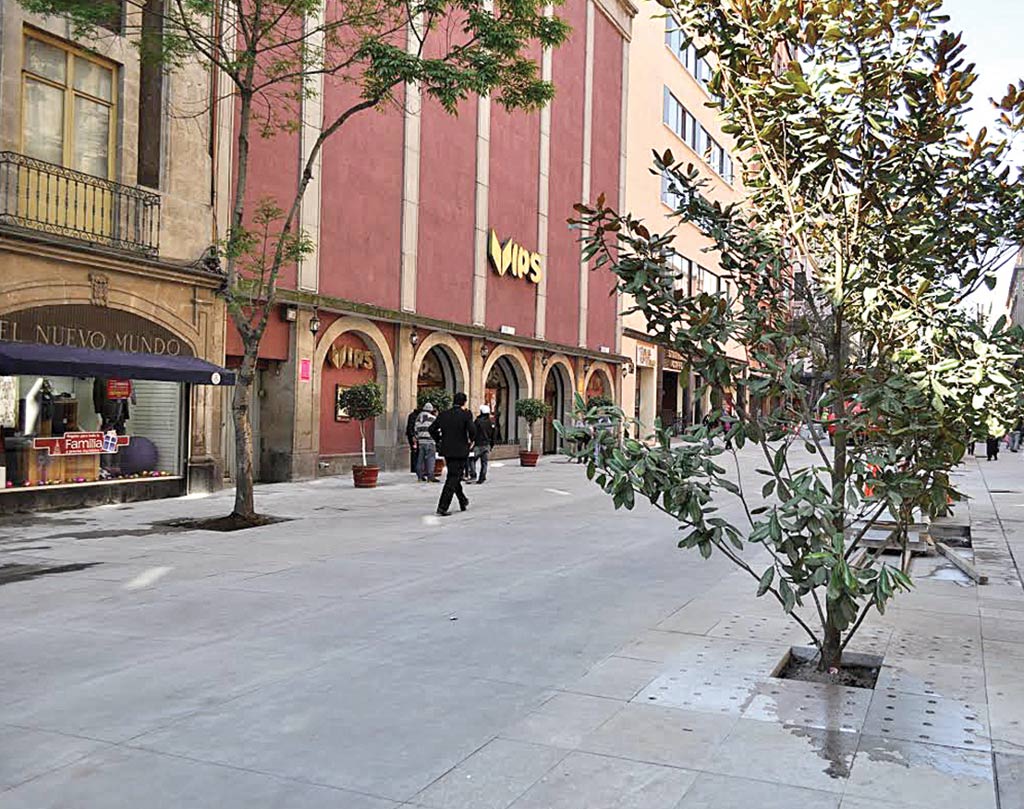 La transformación de la calle 16 de Septiembre, será de los primeros proyectos a entregarse este año, según la Autoridad del Espacio Público. Es la primera vialidad compartida que incluye un tramo peatonal y otro para la circulación de autos. Fotos: Archivo, David Solís y Especial La transformación de la calle 16 de Septiembre, será de los primeros proyectos a entregarse este año, según la Autoridad del Espacio Público. Es la primera vialidad compartida que incluye un tramo peatonal y otro para la circulación de autos. Fotos: Archivo, David Solís y Especial