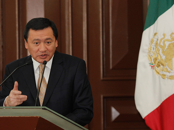 Miguel Ángel Osorio Chong señaló que se propondrá un nuevo modelo de control de confianza que permitirá fortalecer las funciones que desempeñan los servidores públicos.