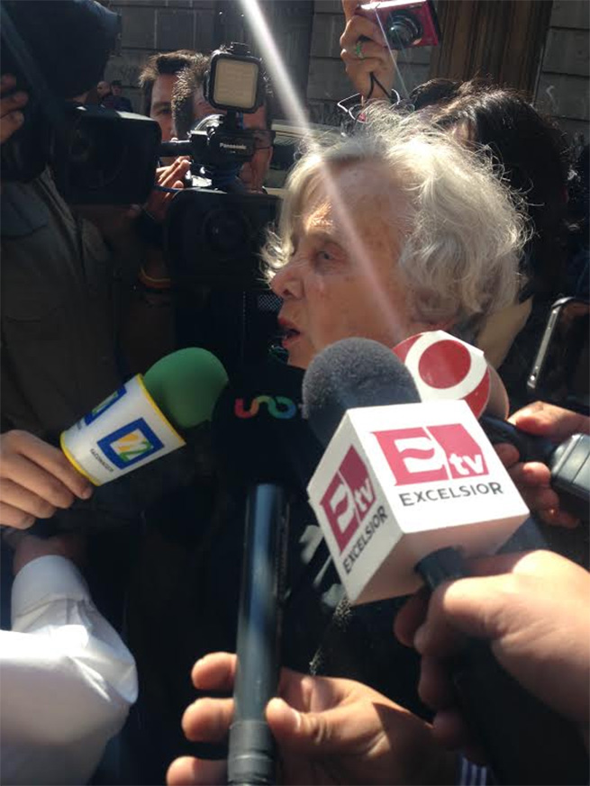 Elena Poniatowska, amiga de José Emilio Pacheco al llegar al Colegio Nacional. Elena Poniatowska, amiga de José Emilio Pacheco al llegar al Colegio Nacional.