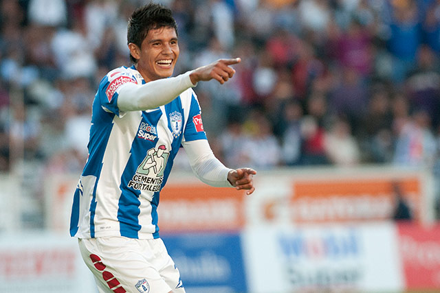 Los Tuzos del Pachuca se pusieron al frente en el marcador por conducto de Miguel Herrera (Mexsport) Los Tuzos del Pachuca se pusieron al frente en el marcador por conducto de Miguel Herrera (Mexsport)