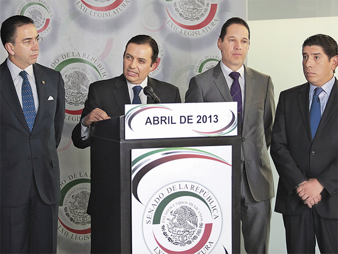 De izquierda a derecha, los senadores panistas Javier Lozano, Ernesto Cordero, Francisco Domínguez y Jorge Luis Preciado. Foto: Diego Mateos