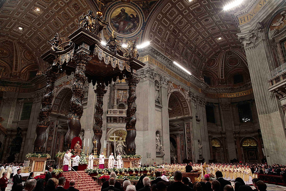 La misa de Nochebuena se adelantó unos 30 minutos, ya que comenzó a las 21:30 horas local por petición del mismo Papa. Mañana Francisco dirigirá su mensaje La misa de Nochebuena se adelantó unos 30 minutos, ya que comenzó a las 21:30 horas local por petición del mismo Papa. Mañana Francisco dirigirá su mensaje